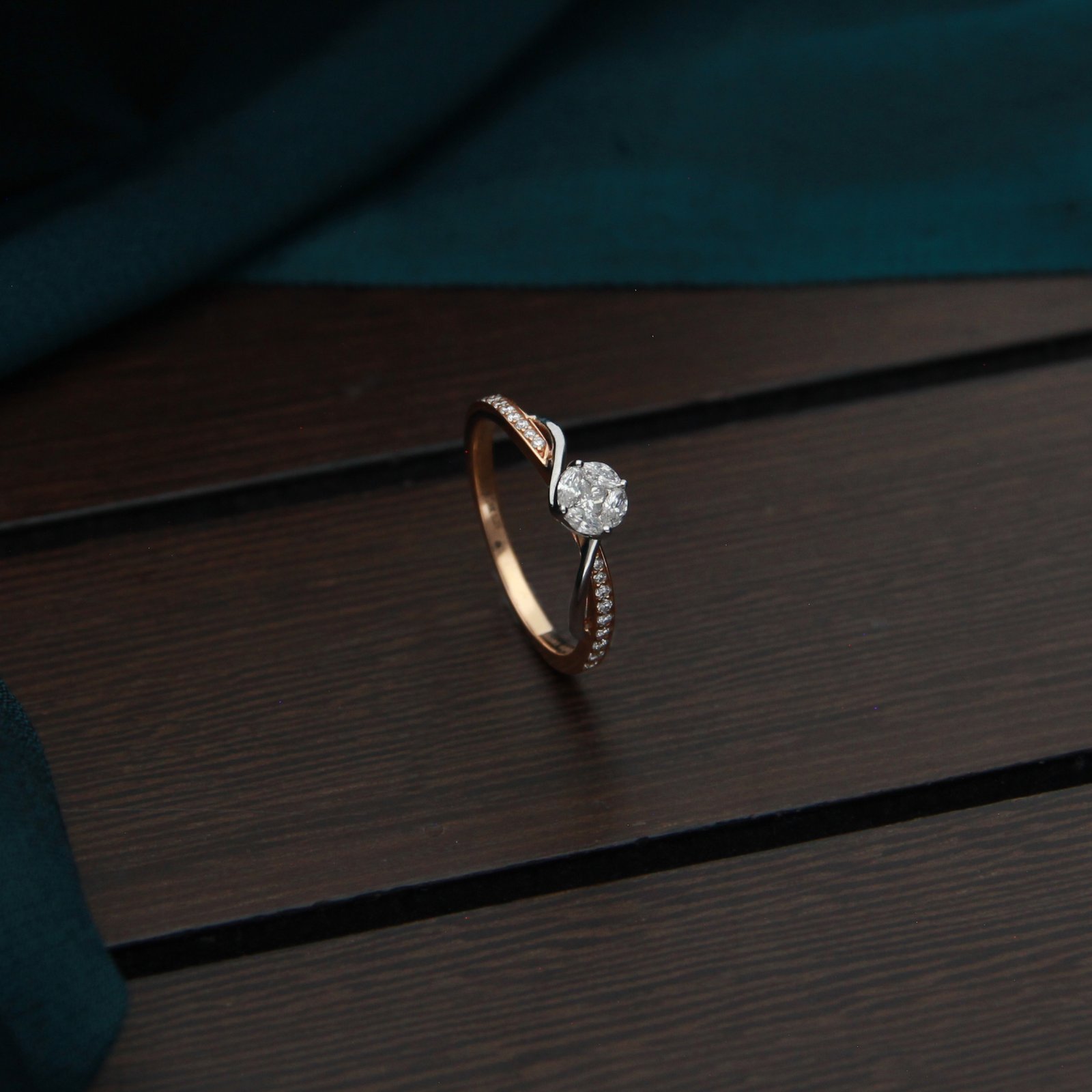 DIAMOND RING